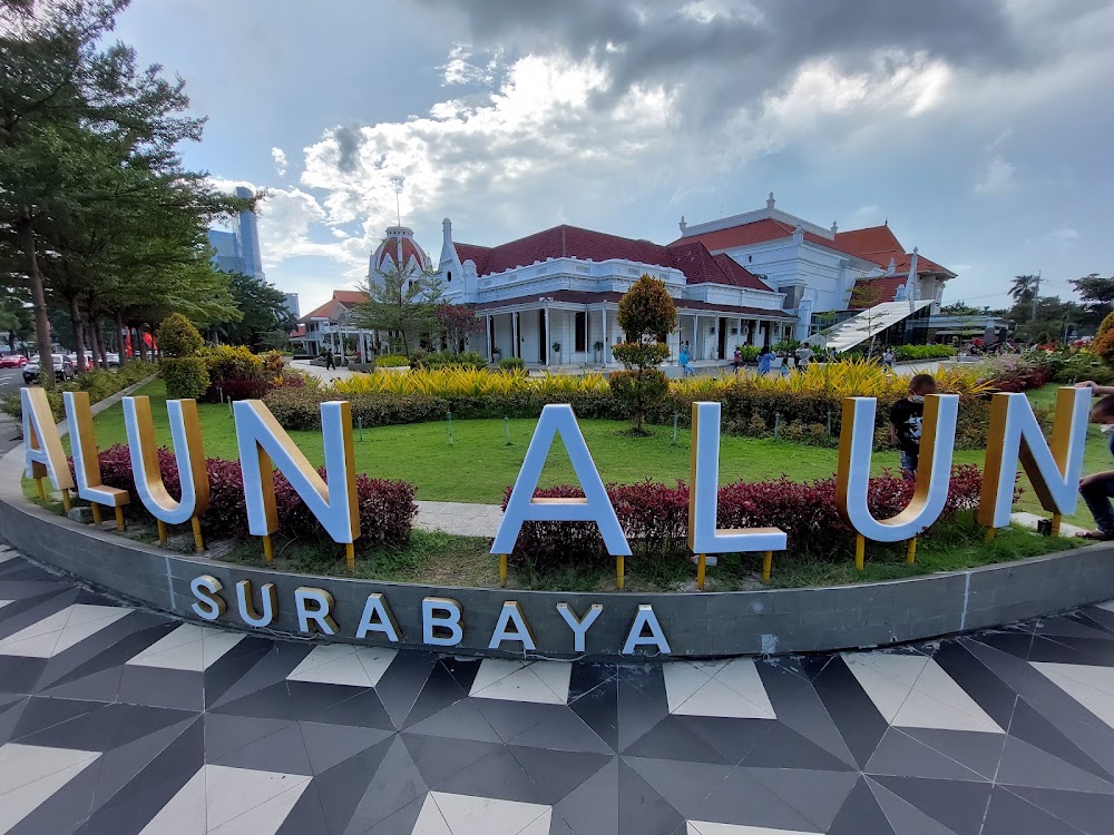 Alun Alun Bawah Tanah Surabaya