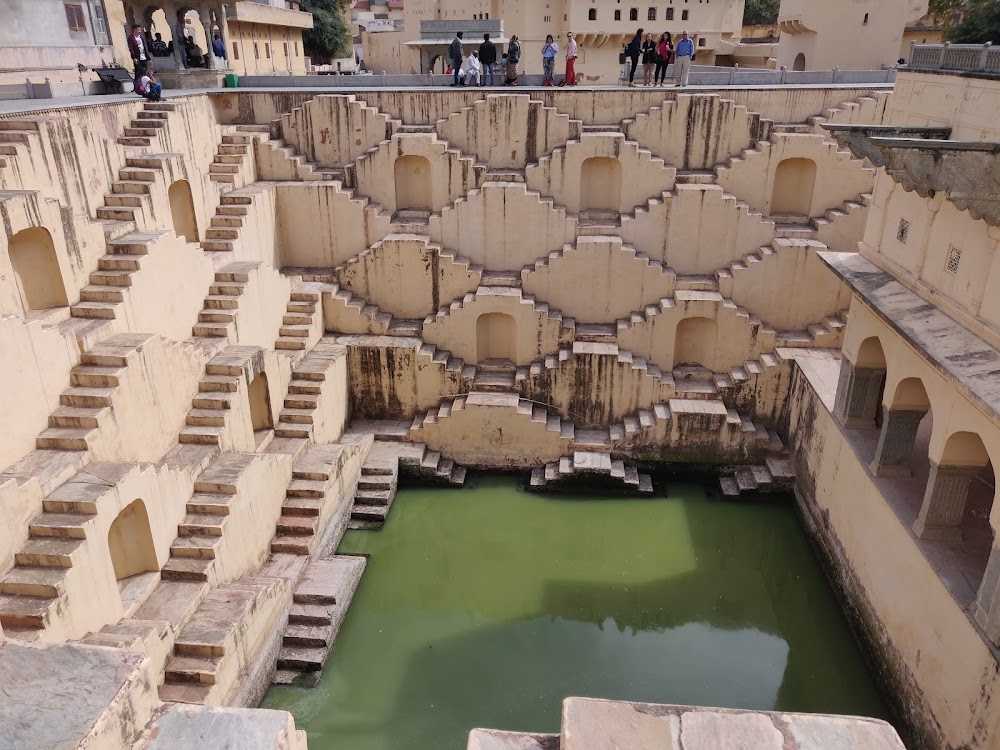 Amber Stepwell