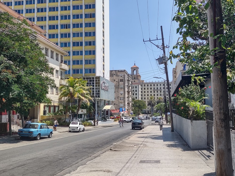 Vedado neighborhood photo 3