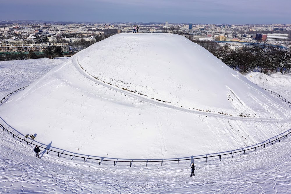 Krakus Mound photo 2