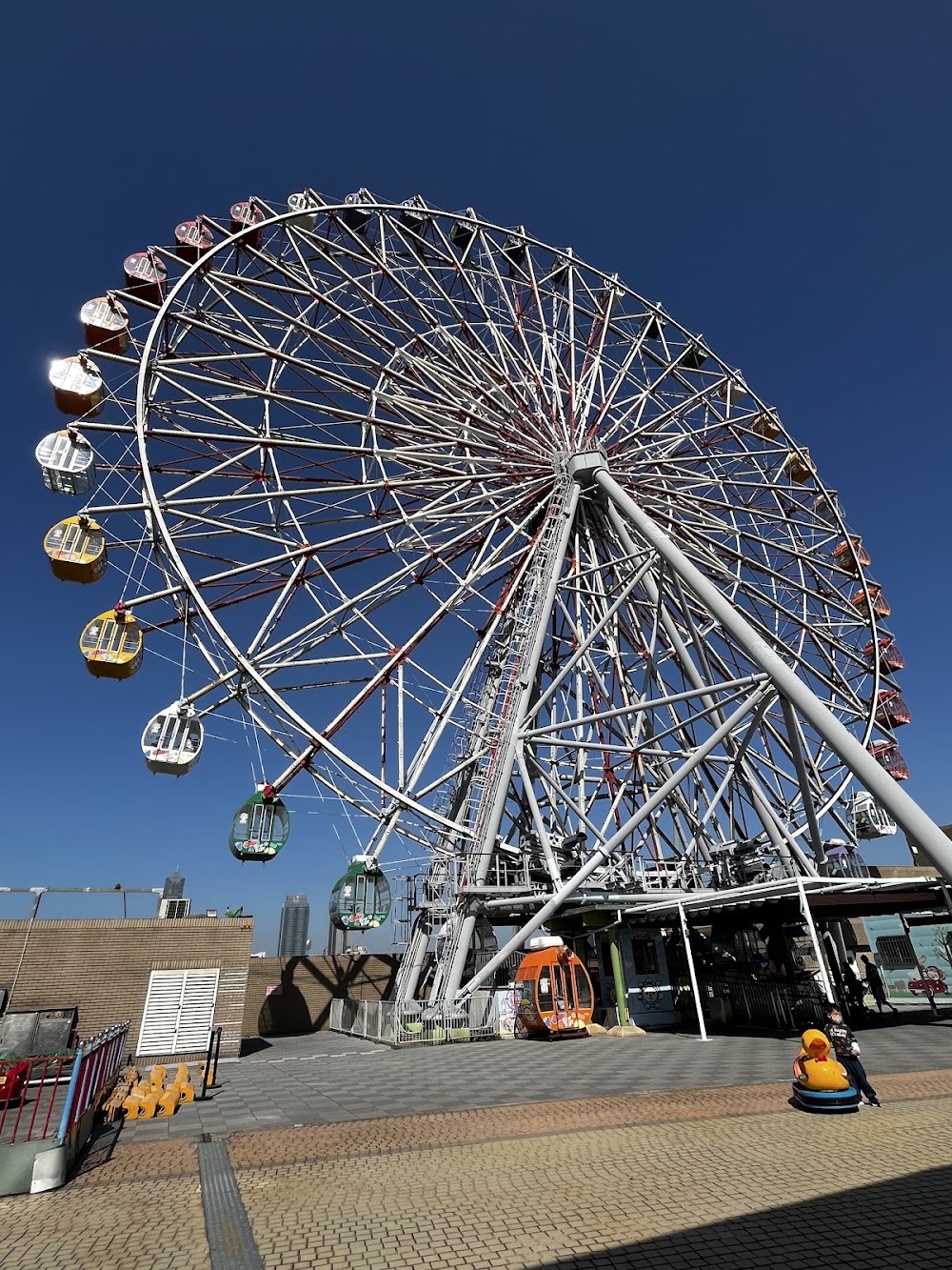 Kaohsiung Eye Ferris Wheel photo 2