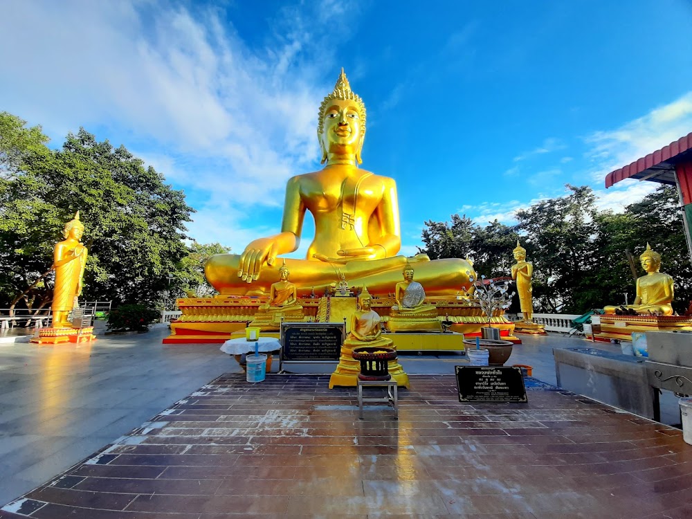 Wat Phra Yai (Big Buddha Hill)
