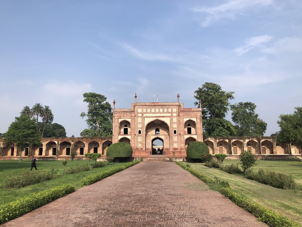 Jahangir's Tomb photo 3