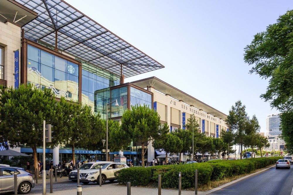 Les Terrasses du Port (Shopping Center with Views)
