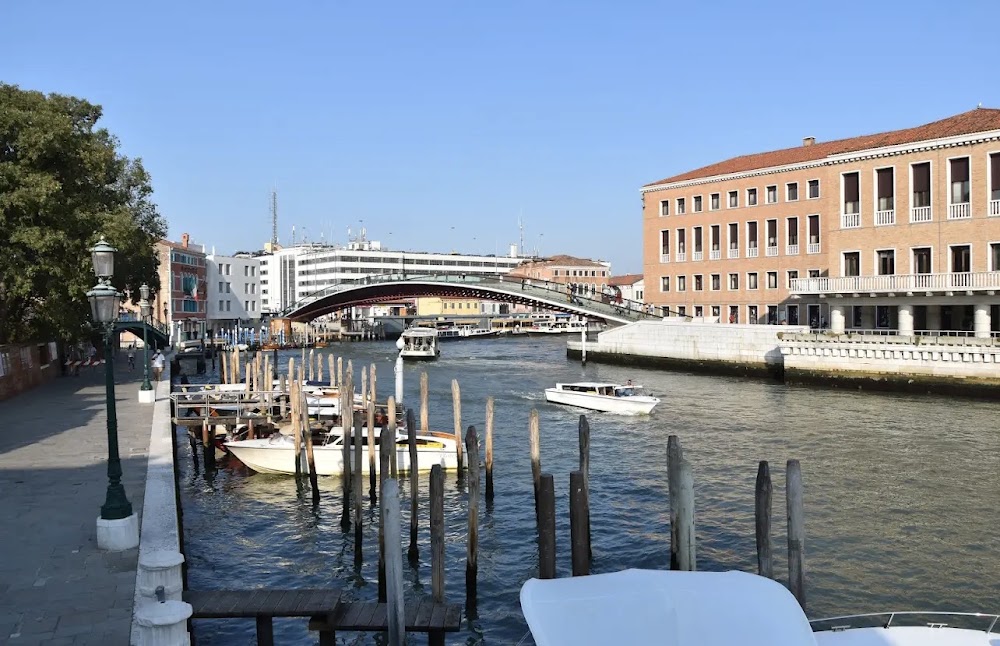 Constitution Bridge photo 2