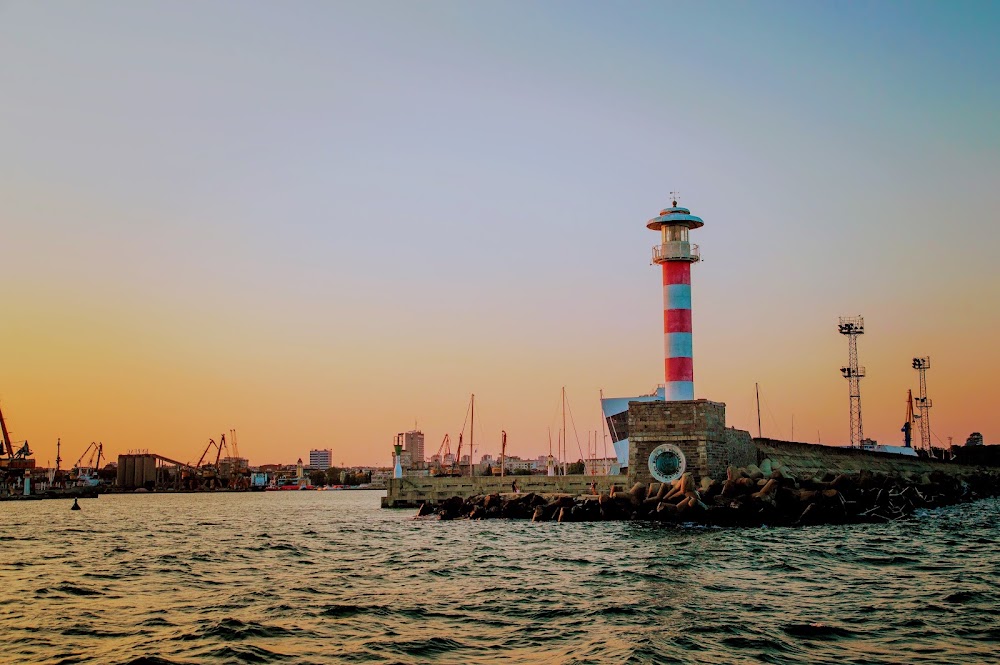 Burgas Port photo 2