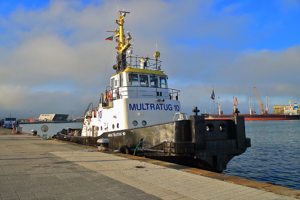 Burgas Port photo 3