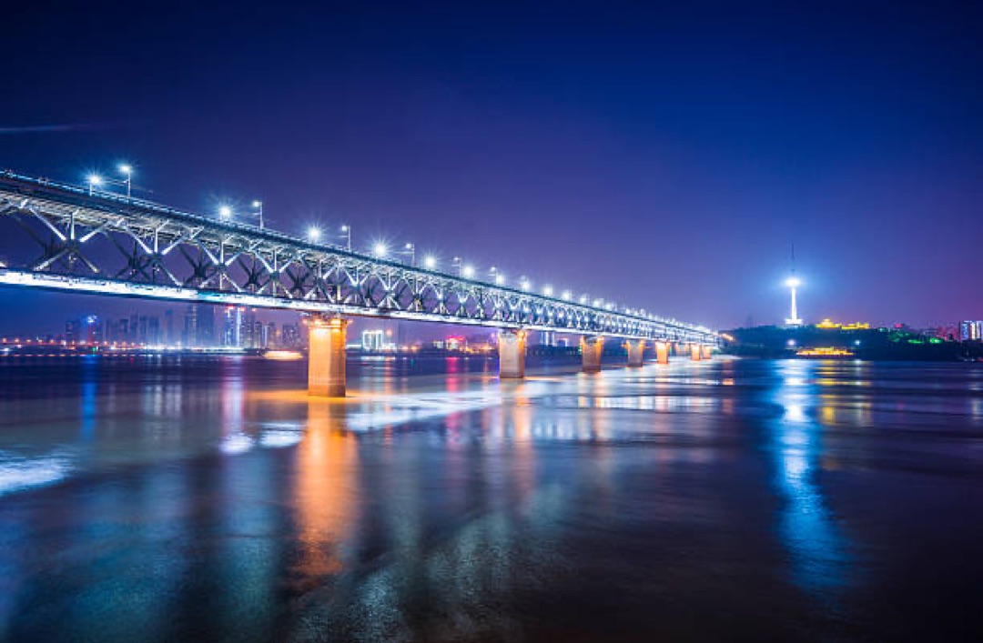 Wuhan Yangtze River Bridge photo 2