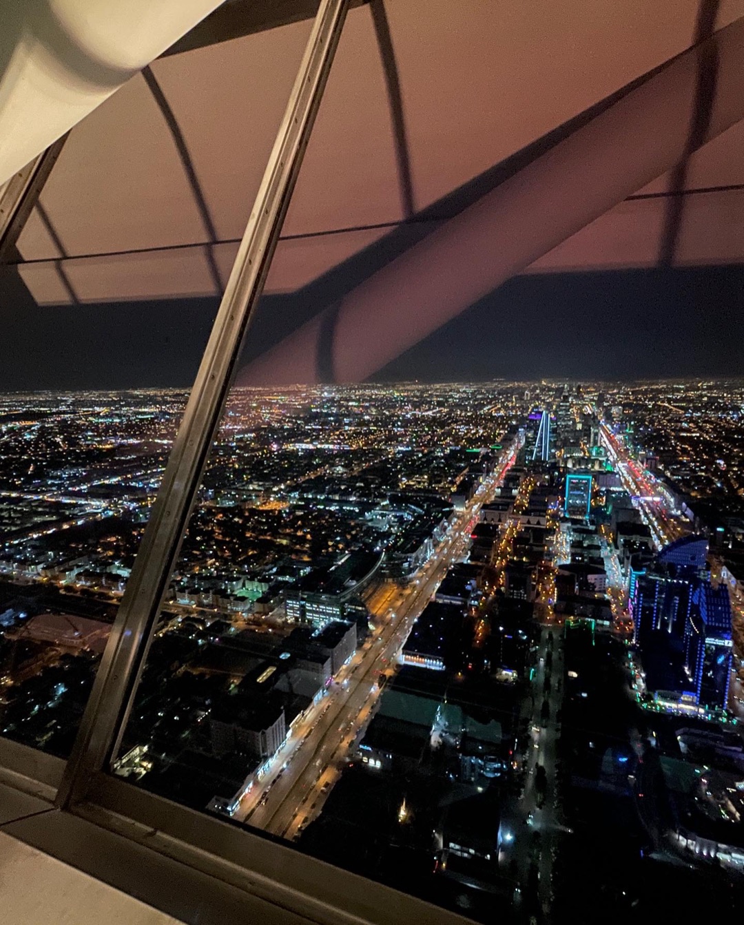 Kingdom Centre Tower photo 3