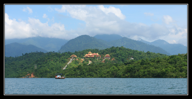 Truc Lam Bach Ma Monastery