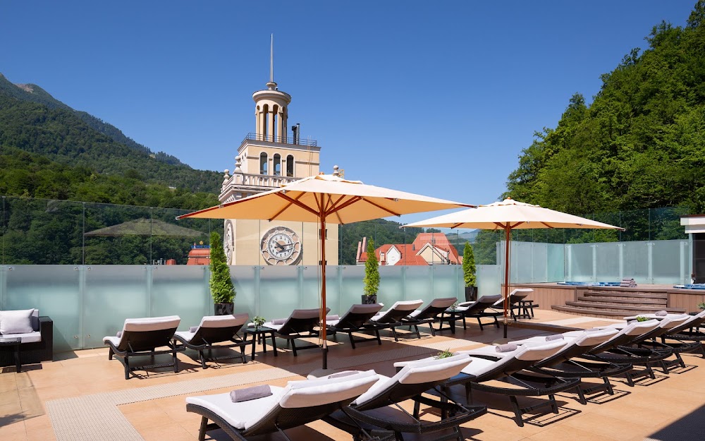 Rosa Khutor Ski Resort (Rosa Khutor Alpine Resort / Roza Khutor Ski Resort)
