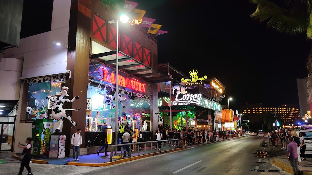 Avenida Kukulkan photo 2