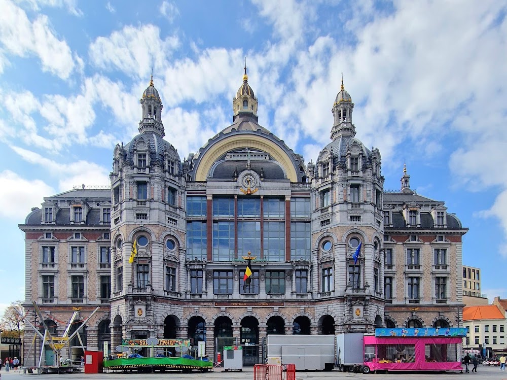 Antwerp Central Station photo 3