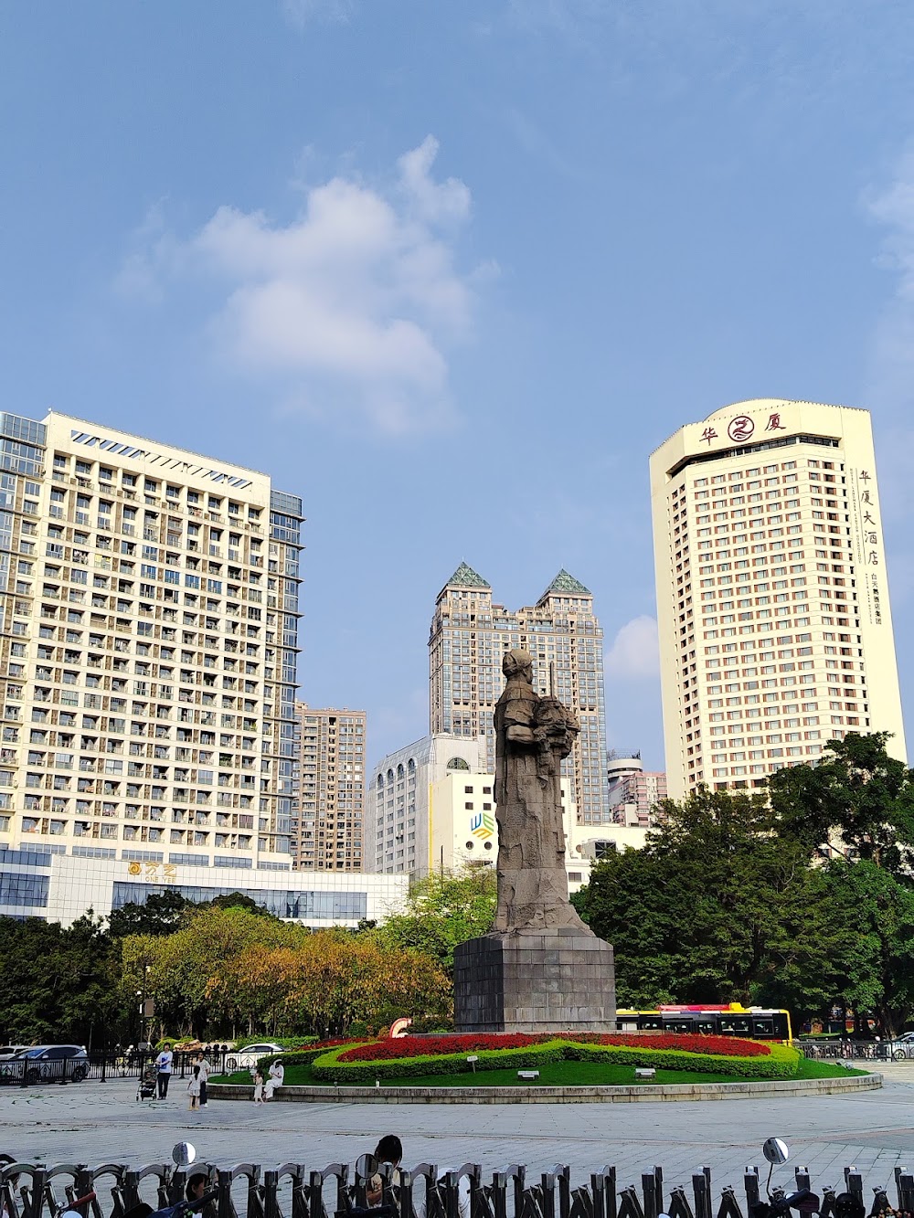 Haizhu Square photo 2