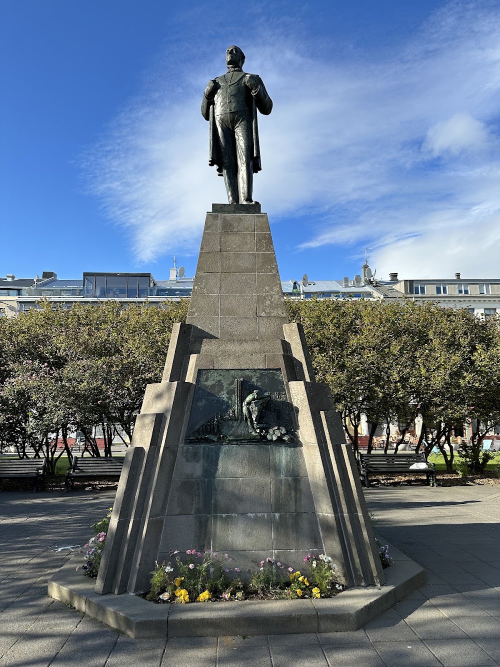Austurvöllur Square photo 2
