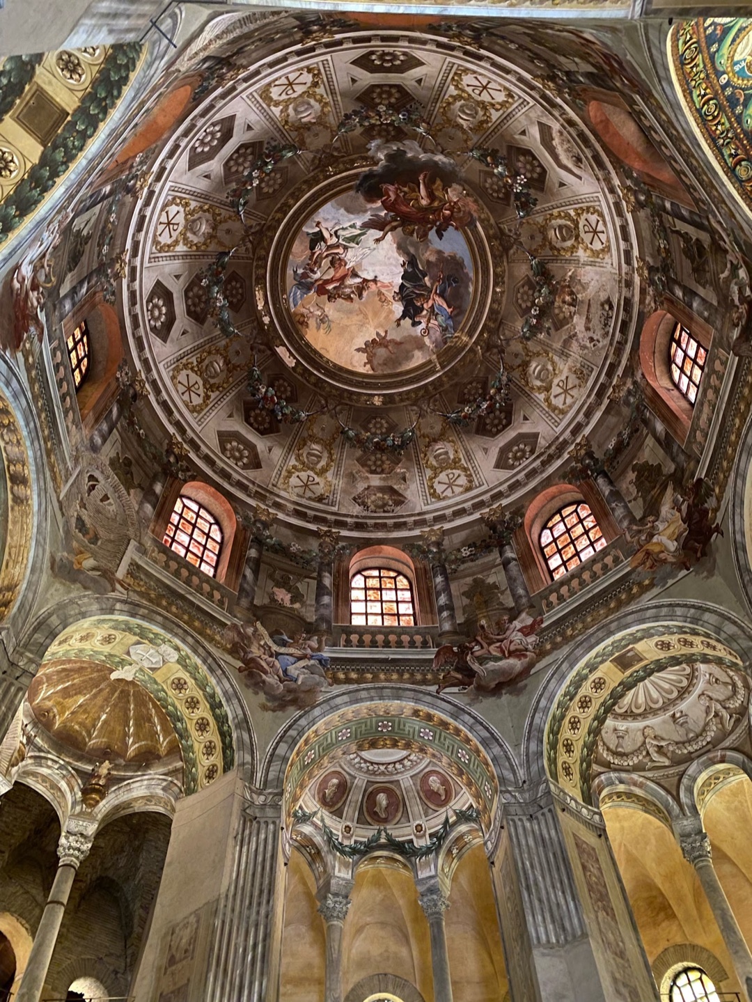 Basilica di San Vitale photo 2