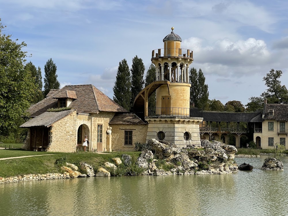Antoinette's Hamlet photo 2