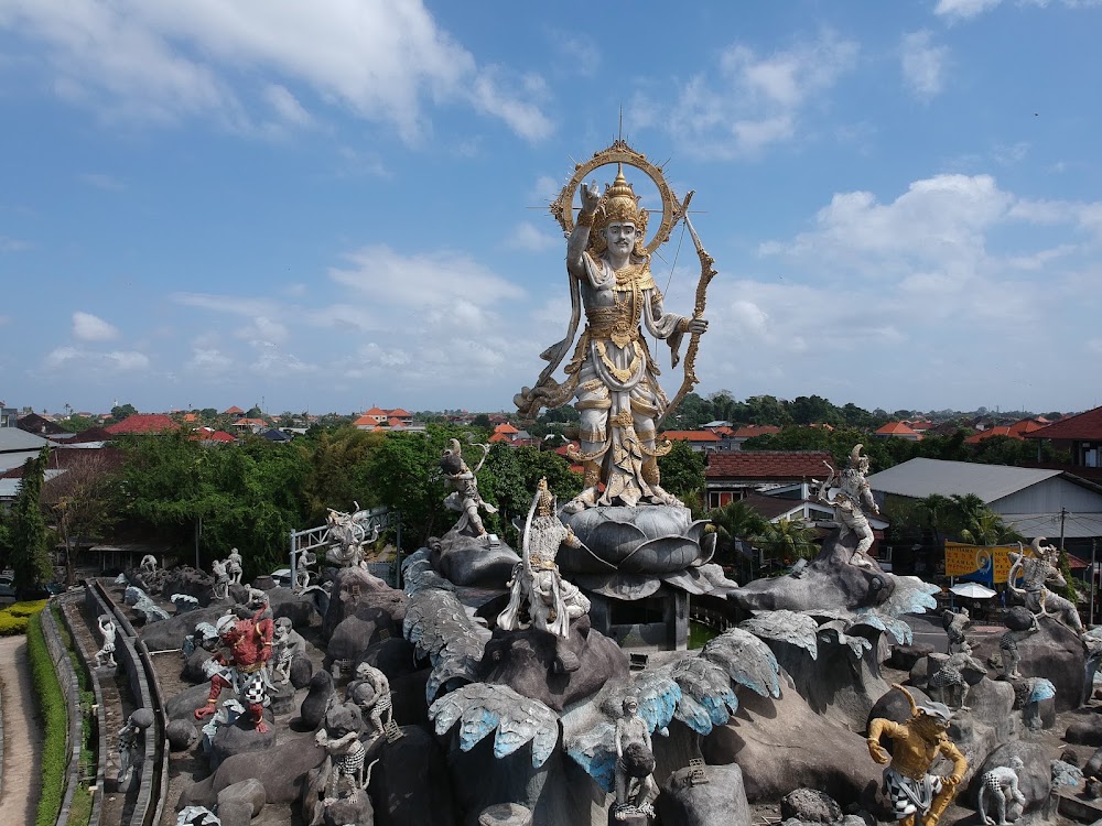Titi Banda Statue