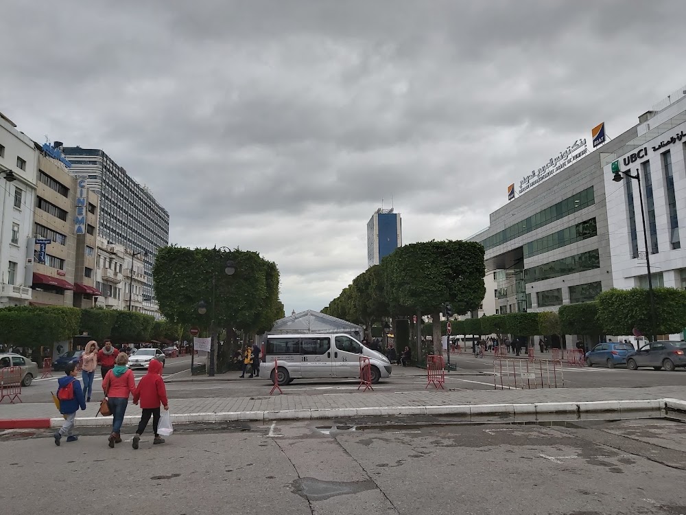 Habib Bourguiba Avenue photo 2