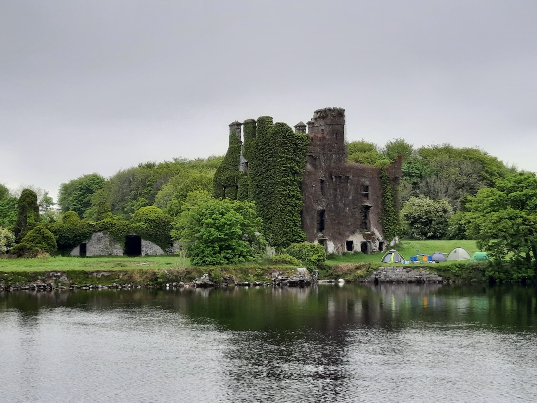 Menlo Castle photo 2
