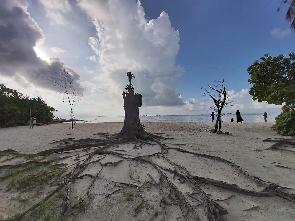 Villingili Island photo 2