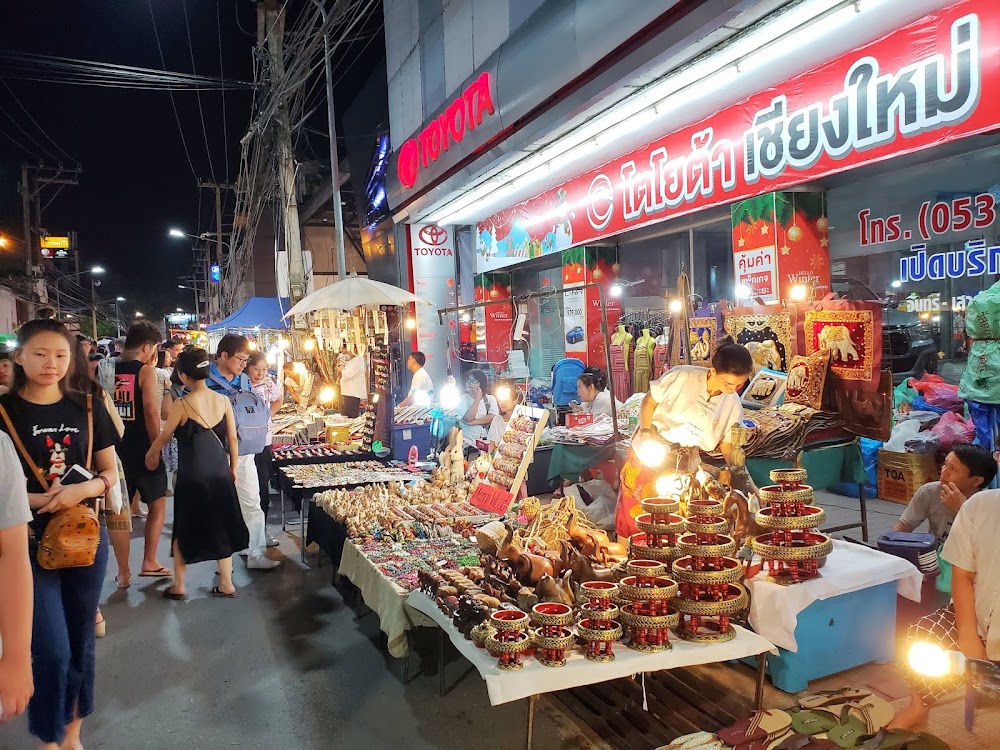 Tha Pae Walking Street