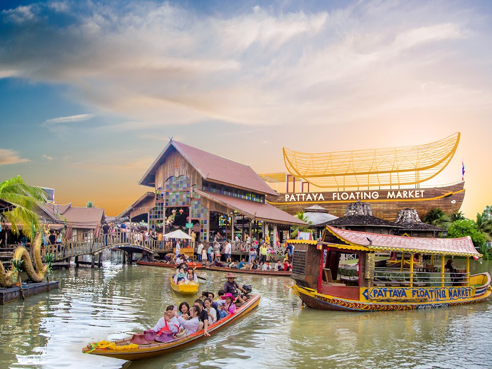 Pattaya Floating Market photo 2