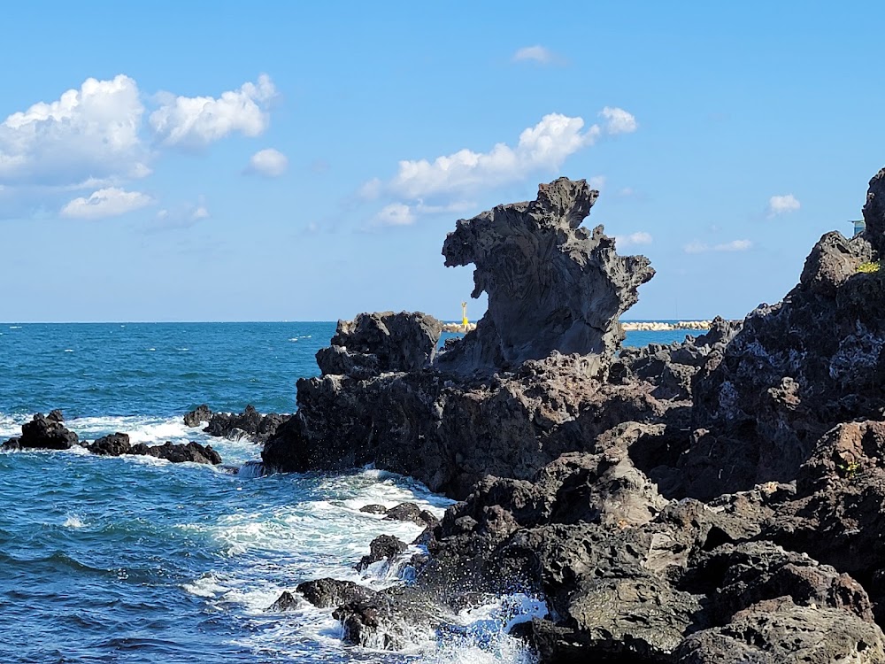 Dragon Head Rock (Yongduam Rock)