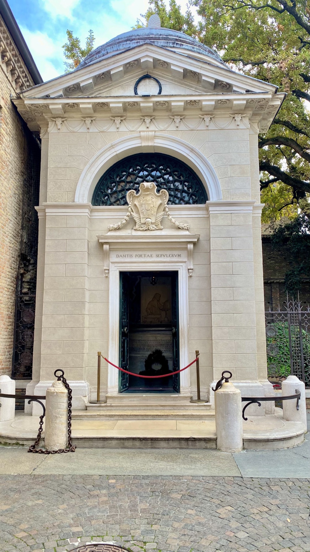 Dante's Tomb photo 2