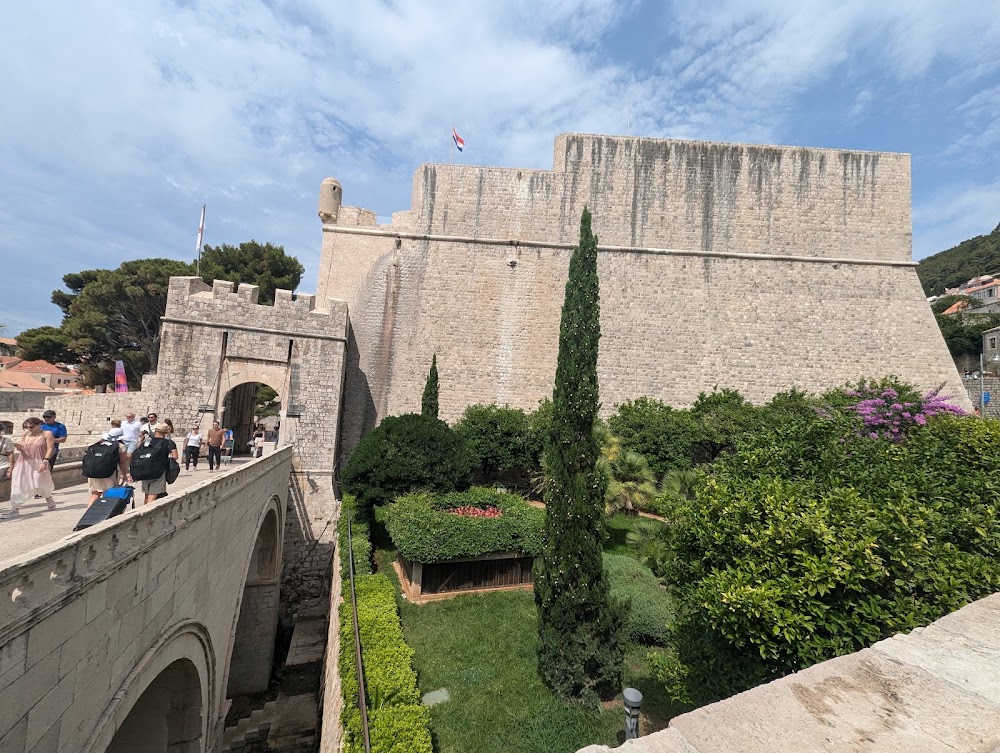 Fort Revelin photo 2