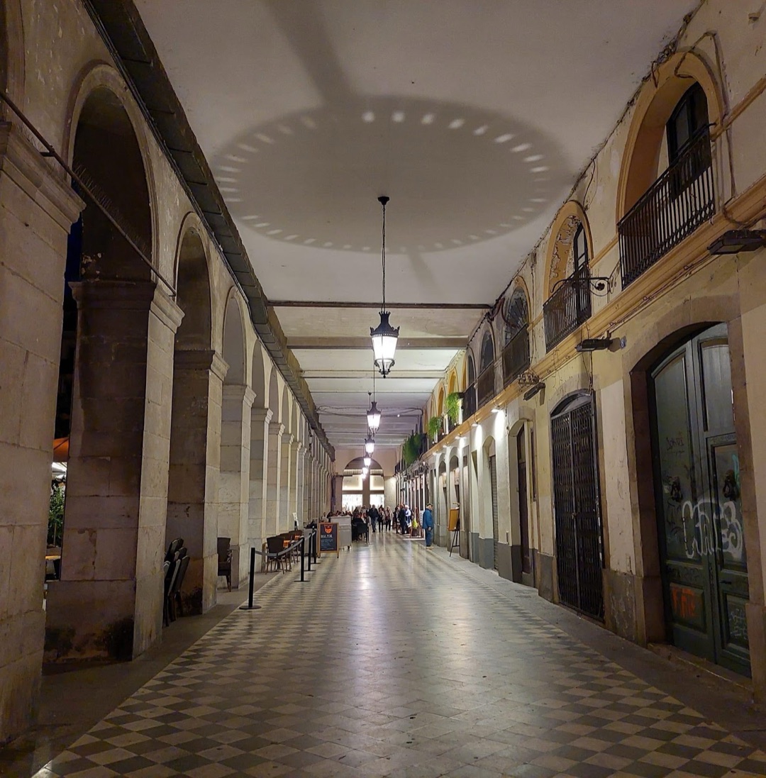 Plaça de la Independència photo 3