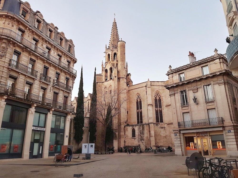 Eglise Saint Pierre photo 2