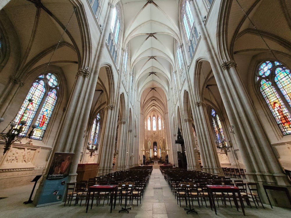 Basilique Ste-Clotilde photo 2
