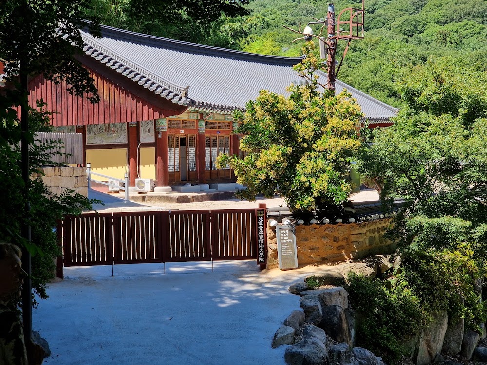 Beomeosa Temple photo 3