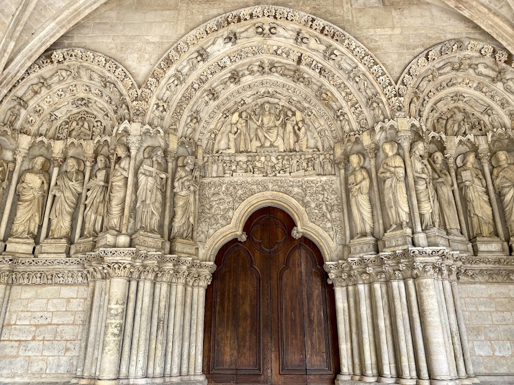 Saint-Seurin Basilica photo 2
