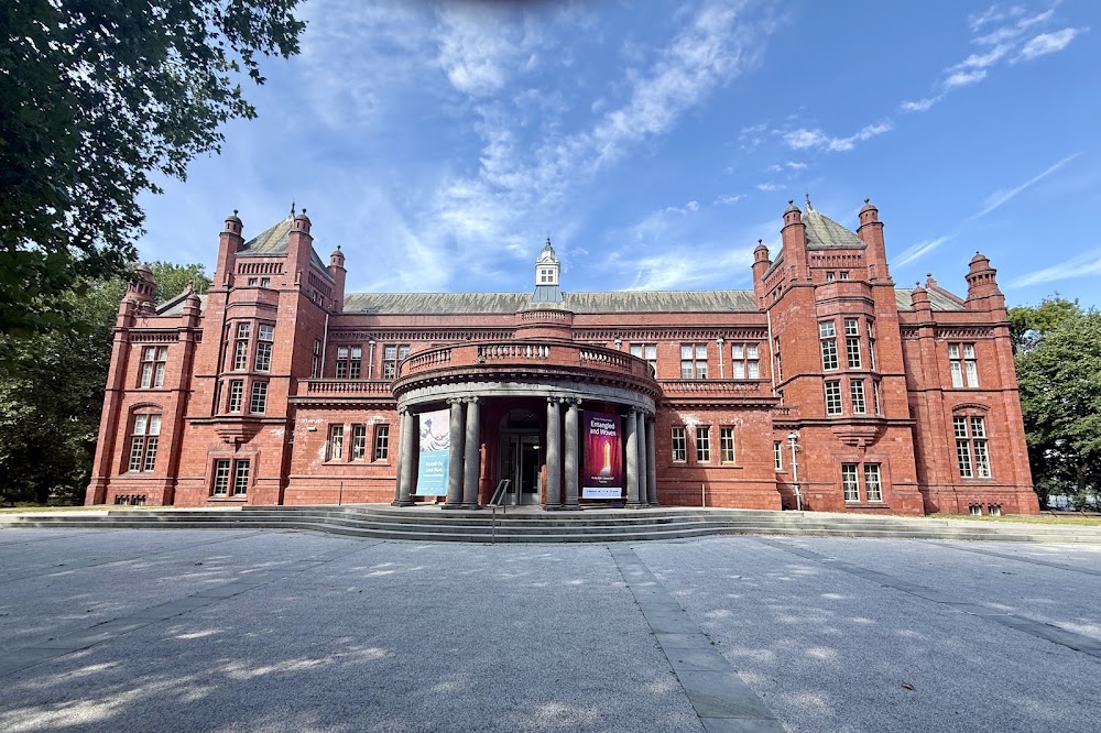 Whitworth Art Gallery photo 2
