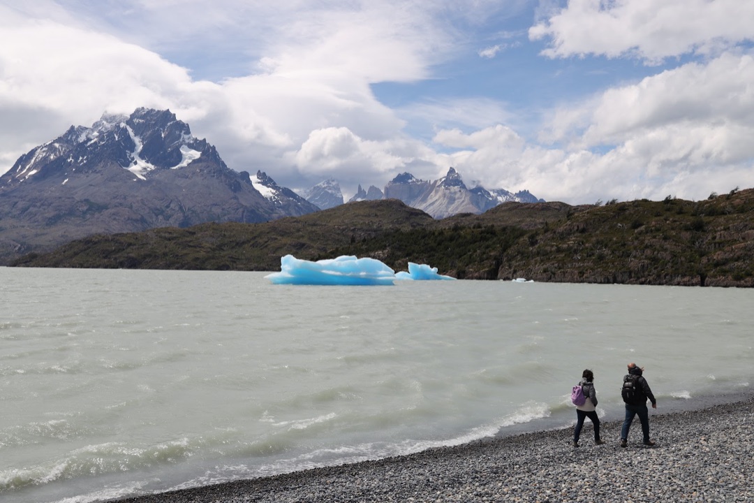 Lago Grey photo 2