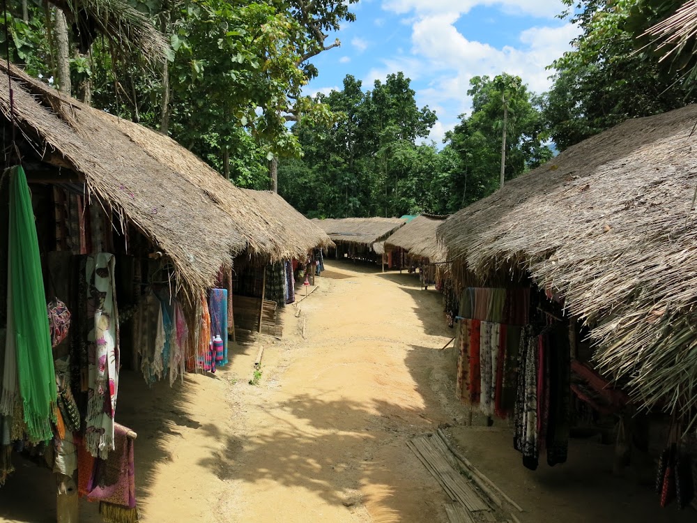 Karen Long Neck Hill Tribe Village photo 3