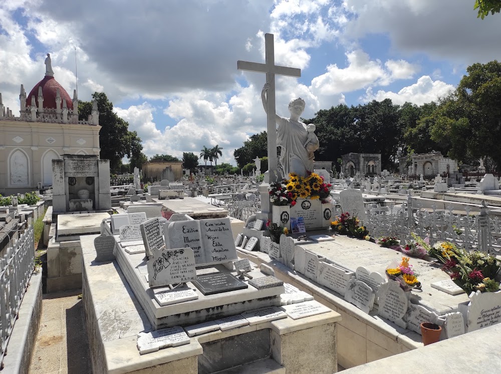Necropolis Cristóbal Colón
