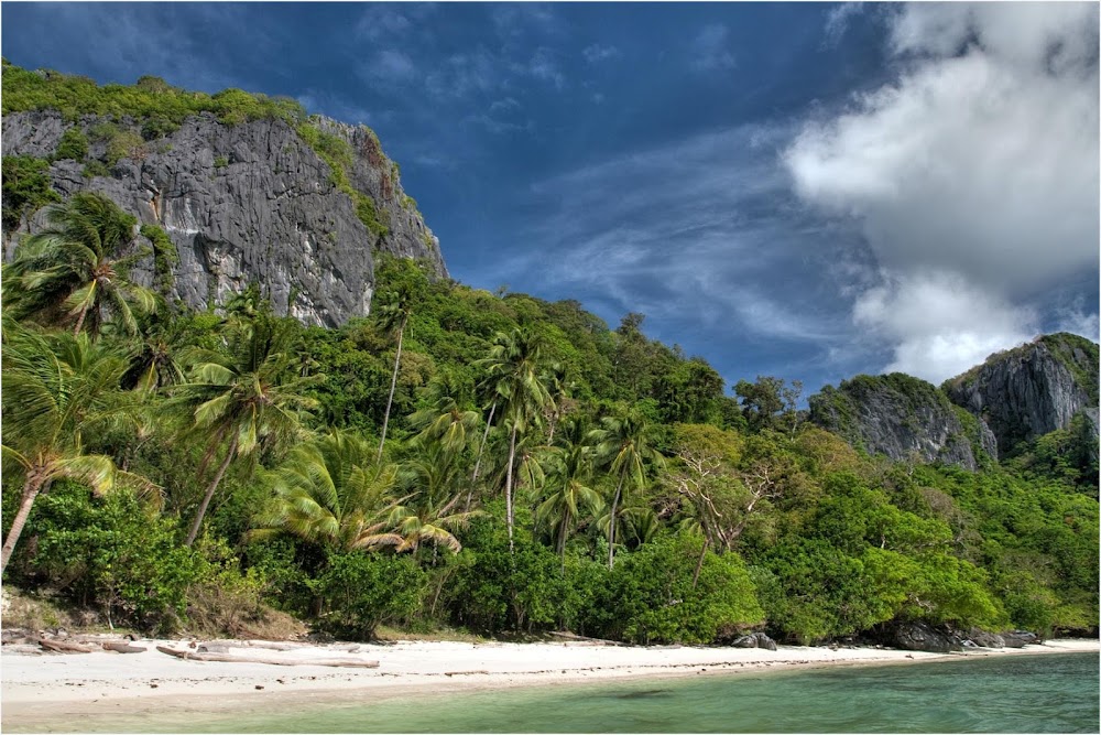 Cadlao Island