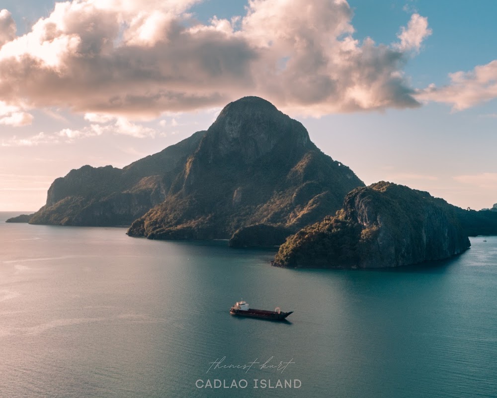 Cadlao Island photo 2