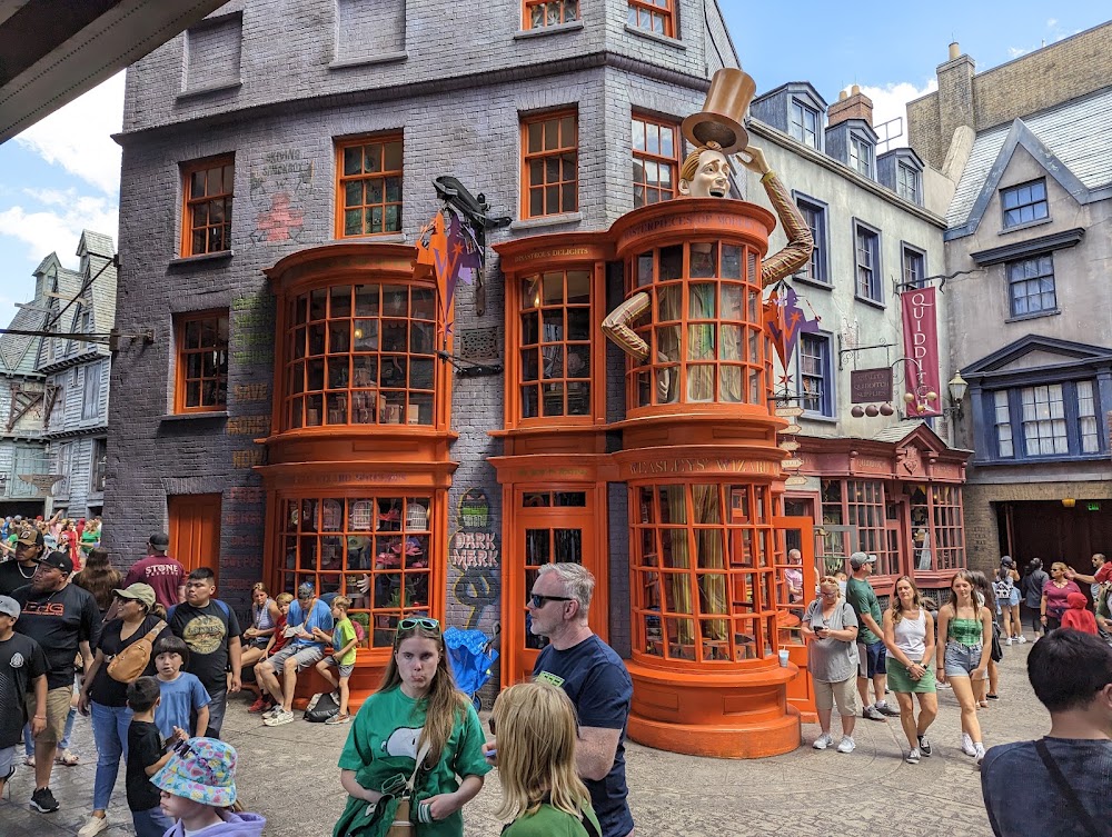 The Wizarding World of Harry Potter photo 2