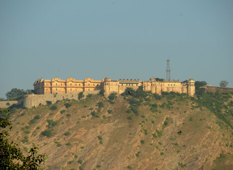 Amer Road