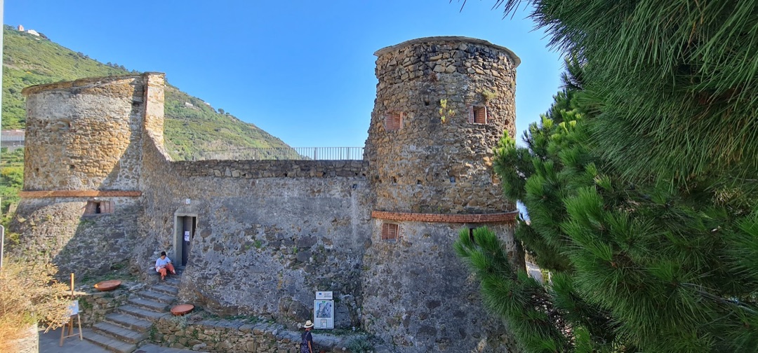 Castello di Riomaggiore photo 2