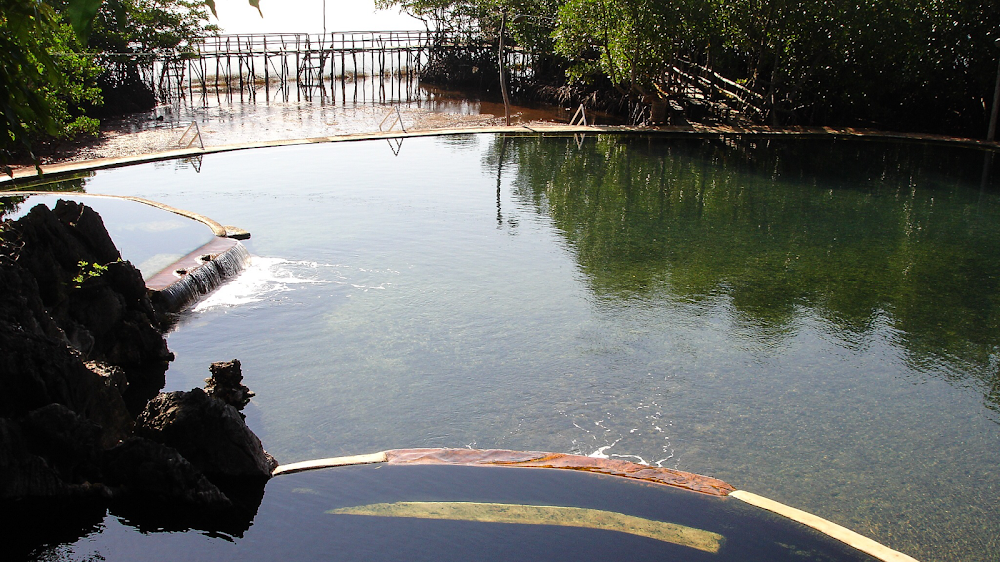 Makinit Hot Springs