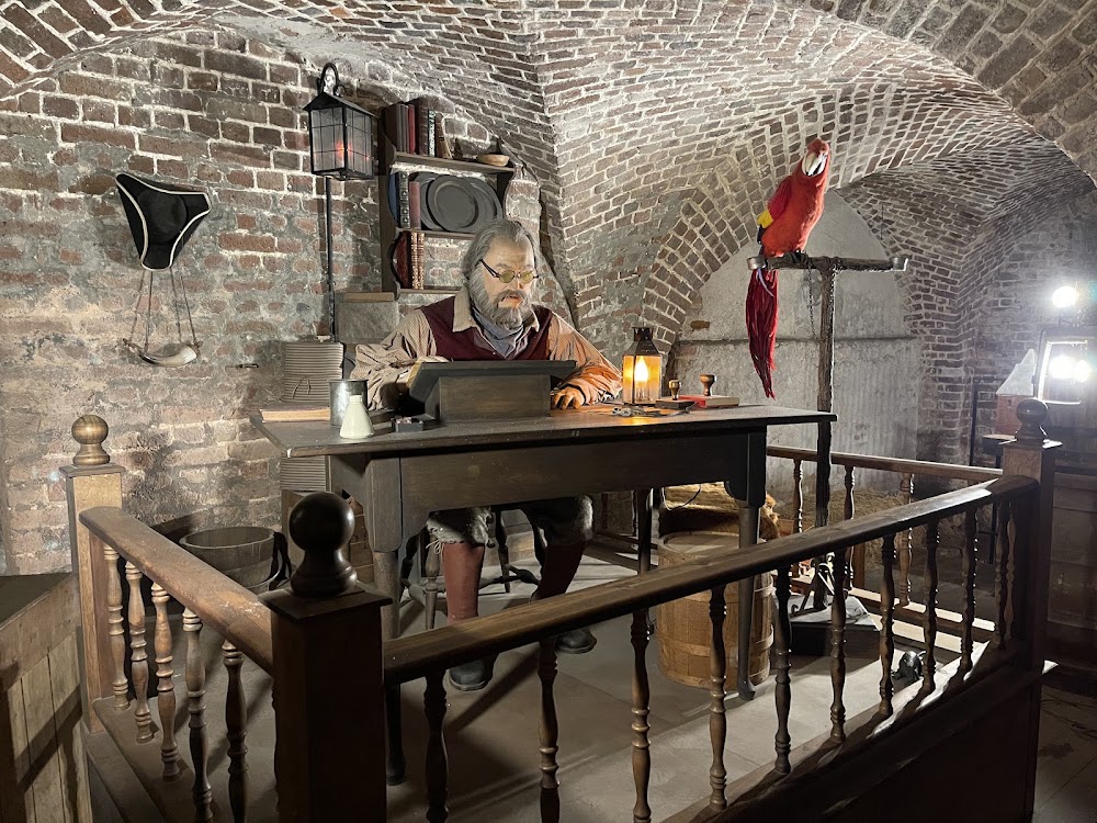 Old Exchange & Provost Dungeon photo 2