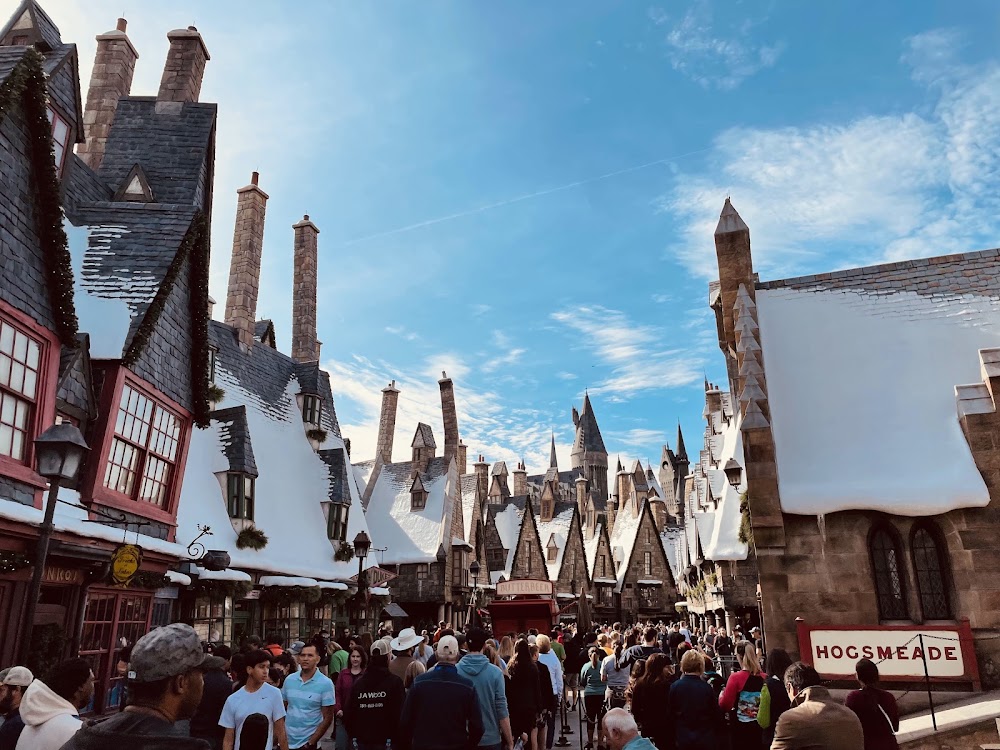The Wizarding World of Harry Potter - Hogsmeade photo 2