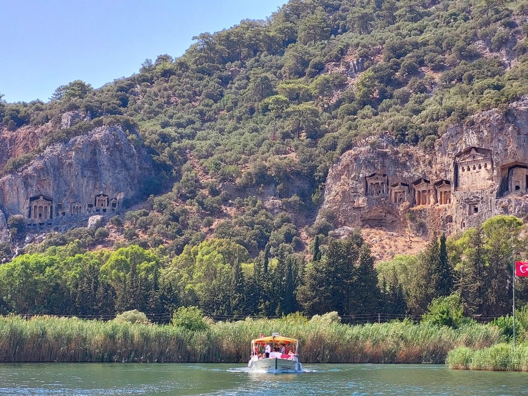 Lycian Rock Tombs photo 2