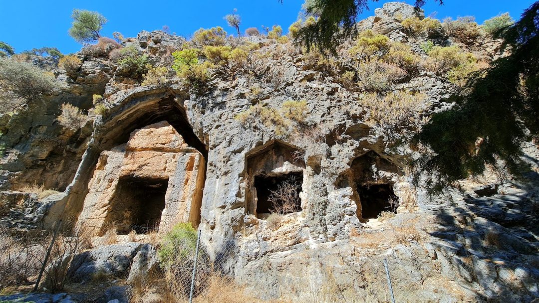Lycian Rock Tombs photo 3