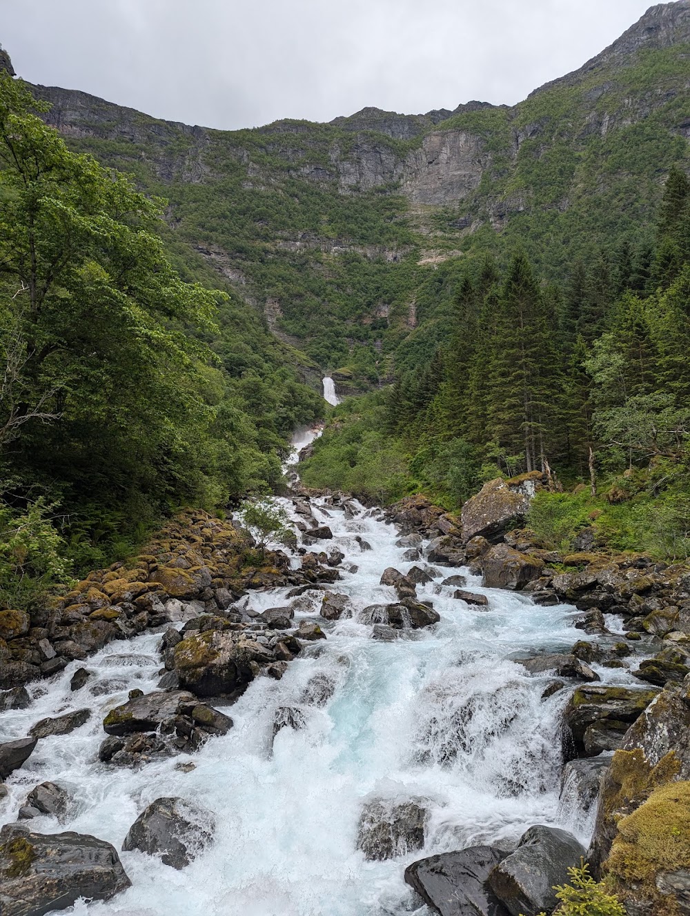Skrikjofossen Waterfall photo 2